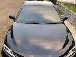 Jual mobil bekas murah Toyota Camry 2.5 V 2019 di Jawa Barat 11