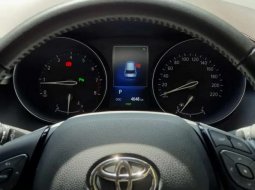 Mobil Toyota C-HR 2018 terbaik di Jawa Barat 11