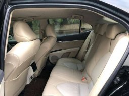 Jual mobil bekas murah Toyota Camry 2.5 V 2019 di Jawa Barat 4