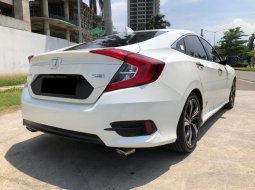 Honda Civic ES Sedan 2018 Putih 6