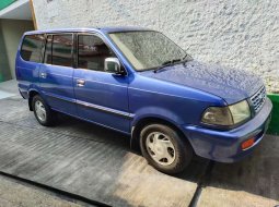 Jawa Barat, jual mobil Toyota Kijang LGX 2001 dengan harga terjangkau 5