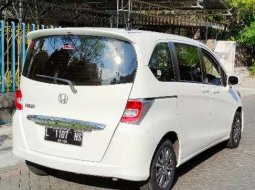 Mobil Honda Freed 2015 PSD dijual, Jawa Timur 5