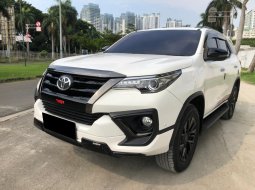 Toyota Fortuner 2.4 VRZ TRD AT 2020 Putih 1