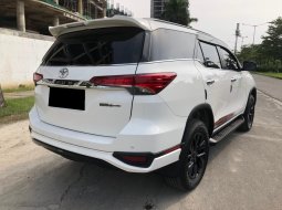 Toyota Fortuner 2.4 VRZ TRD AT 2020 Putih 3