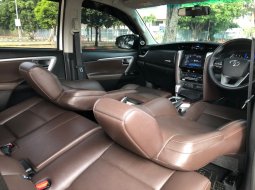 Toyota Fortuner 2.4 VRZ TRD AT 2020 Putih 9