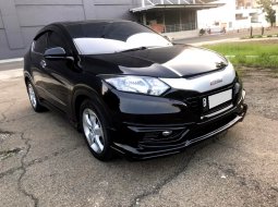 Honda HR-V 1.5L E CVT 2016 Hitam 3