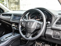 Honda HR-V E 2016 Hitam 2