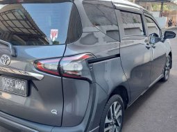 Banten, jual mobil Toyota Sienta Q 2017 dengan harga terjangkau 4