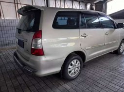 Jual cepat Toyota Kijang Innova G 2012 di Sumatra Utara 5