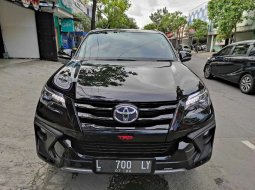 Jawa Timur, Toyota Fortuner VRZ 2019 kondisi terawat 1