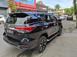 Jawa Timur, Toyota Fortuner VRZ 2019 kondisi terawat 2