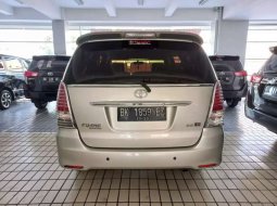 Mobil Toyota Kijang Innova 2011 G terbaik di Sumatra Utara 3