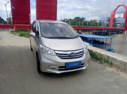 Honda Freed PSD Silver terjangkau 1