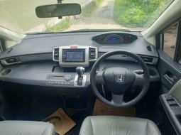 Honda Freed PSD Silver terjangkau 4