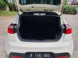 Mobil Kia Rio 2011 dijual, Jawa Tengah 3