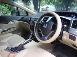 Honda Civic 1.8 2013 Hitam 8