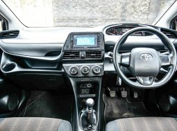 Toyota Sienta G MT 2017 Hitam 3