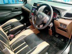 Mobil Daihatsu Xenia 2018 X dijual, Jawa Timur 10
