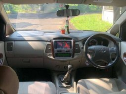 Jual mobil bekas murah Toyota Kijang Innova V 2011 di Jawa Barat 6