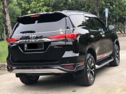 Toyota Fortuner 2.4 VRZ TRD AT 2019 Hitam 4