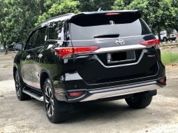 Toyota Fortuner 2.4 VRZ TRD AT 2019 Hitam 6