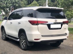 Toyota Fortuner 2.4 VRZ AT 2018 Putih 5