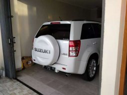 Mobil Suzuki Grand Vitara 2012 2.4 terbaik di Jawa Tengah 17