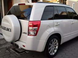 Mobil Suzuki Grand Vitara 2012 2.4 terbaik di Jawa Tengah 4