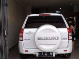 Mobil Suzuki Grand Vitara 2012 2.4 terbaik di Jawa Tengah 6