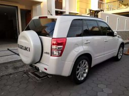 Mobil Suzuki Grand Vitara 2012 2.4 terbaik di Jawa Tengah 18