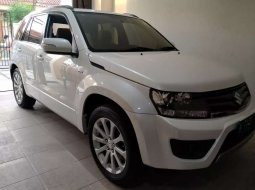 Mobil Suzuki Grand Vitara 2012 2.4 terbaik di Jawa Tengah 14