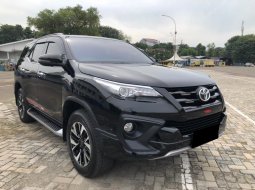Toyota Fortuner 2.4 VRZ TRD AT 2019 Hitam 2
