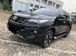 Toyota Fortuner 2.4 VRZ TRD AT 2019 Hitam 3