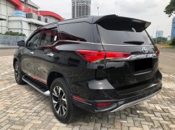 Toyota Fortuner 2.4 VRZ TRD AT 2019 Hitam 5