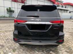 Toyota Fortuner 2.4 VRZ TRD AT 2019 Hitam 6