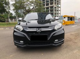 Honda HR-V E CVT 2015 Hitam 2