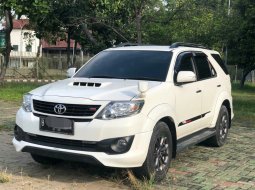 Toyota Fortuner 2015 Putih 3