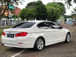 BMW 523i SEDAN PUTIH 2011 6