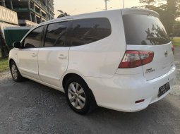 NISSAN LIVINA XV at PUTIH 2013 10