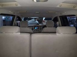 Jual Toyota Kijang Innova E 2011 harga murah di Jawa Tengah 8