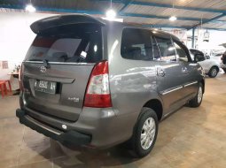 Jual Toyota Kijang Innova E 2011 harga murah di Jawa Tengah 6
