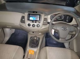 Jual Toyota Kijang Innova E 2011 harga murah di Jawa Tengah 1