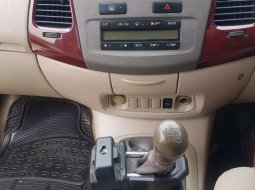 Jawa Barat, Toyota Kijang Innova V 2004 kondisi terawat 10