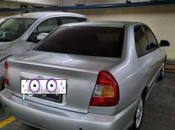 Jawa Barat, jual mobil Hyundai Accent Verna 2002 dengan harga terjangkau 2