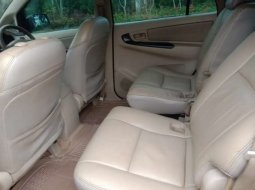 Mobil Toyota Kijang Innova 2006 G terbaik di Banten 9