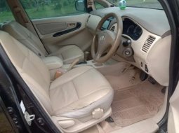 Mobil Toyota Kijang Innova 2006 G terbaik di Banten 6