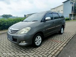 Jual Toyota Kijang Innova E 2010 harga murah di Banten 1