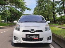 Toyota Yaris E 2012 3
