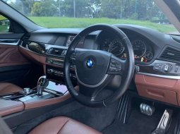 Jawa Timur, jual mobil BMW M5 M5 2010 dengan harga terjangkau 4