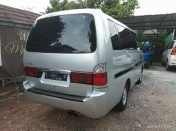 DKI Jakarta, Kia Travello 2010 kondisi terawat 3
